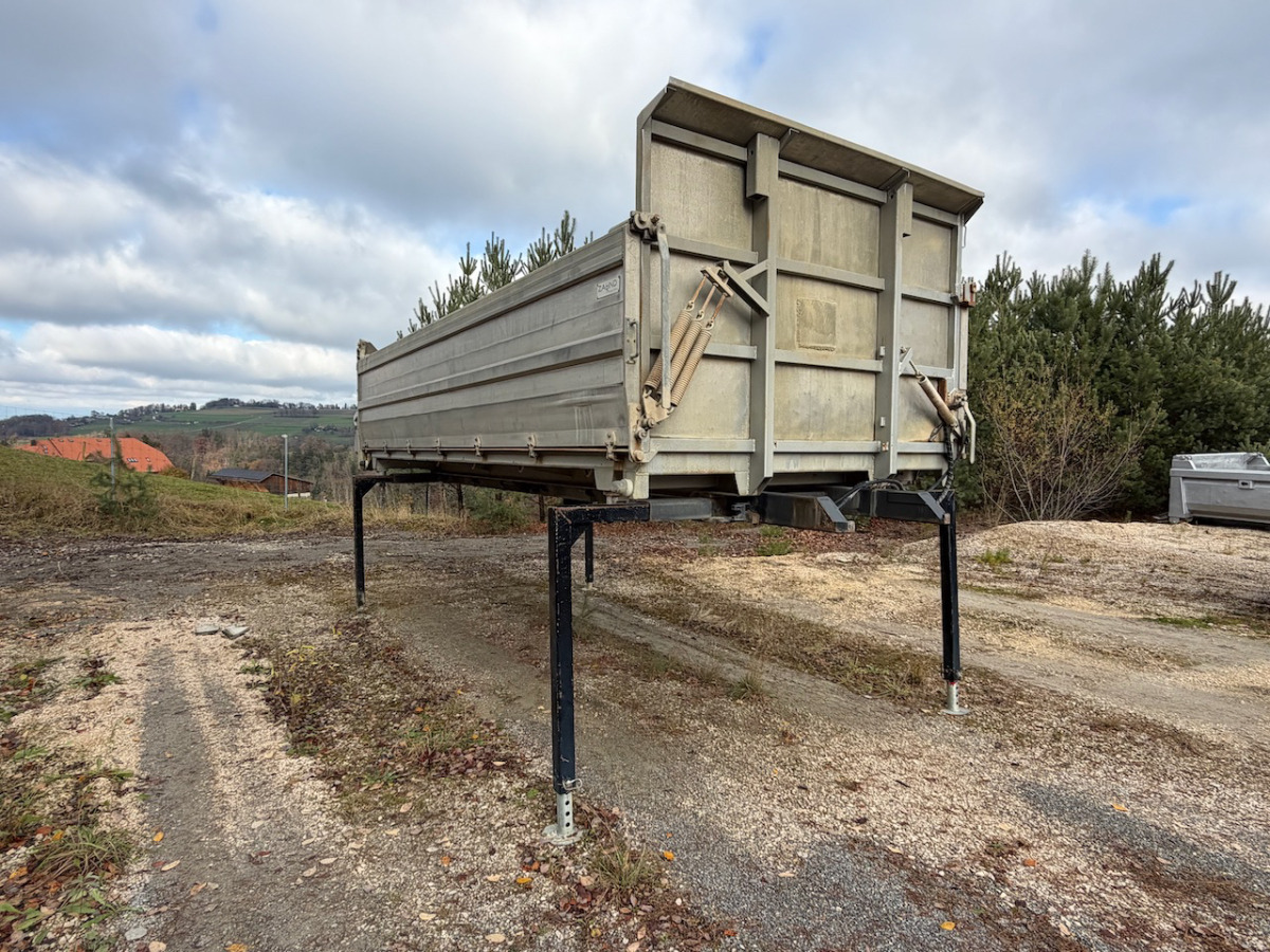 RENAULT C520 8x4 Wechselsystem Siloki + Kipper - Camion benne: photos 3 RENAULT C520 8x4 Wechselsystem Siloki + Kipper - Camion benne: photos 3