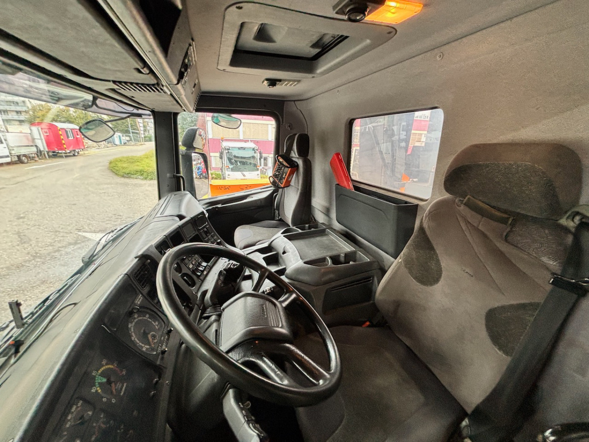SCANIA P124CB8x4 - Camion malaxeur: photos 4 SCANIA P124CB8x4 - Camion malaxeur: photos 4