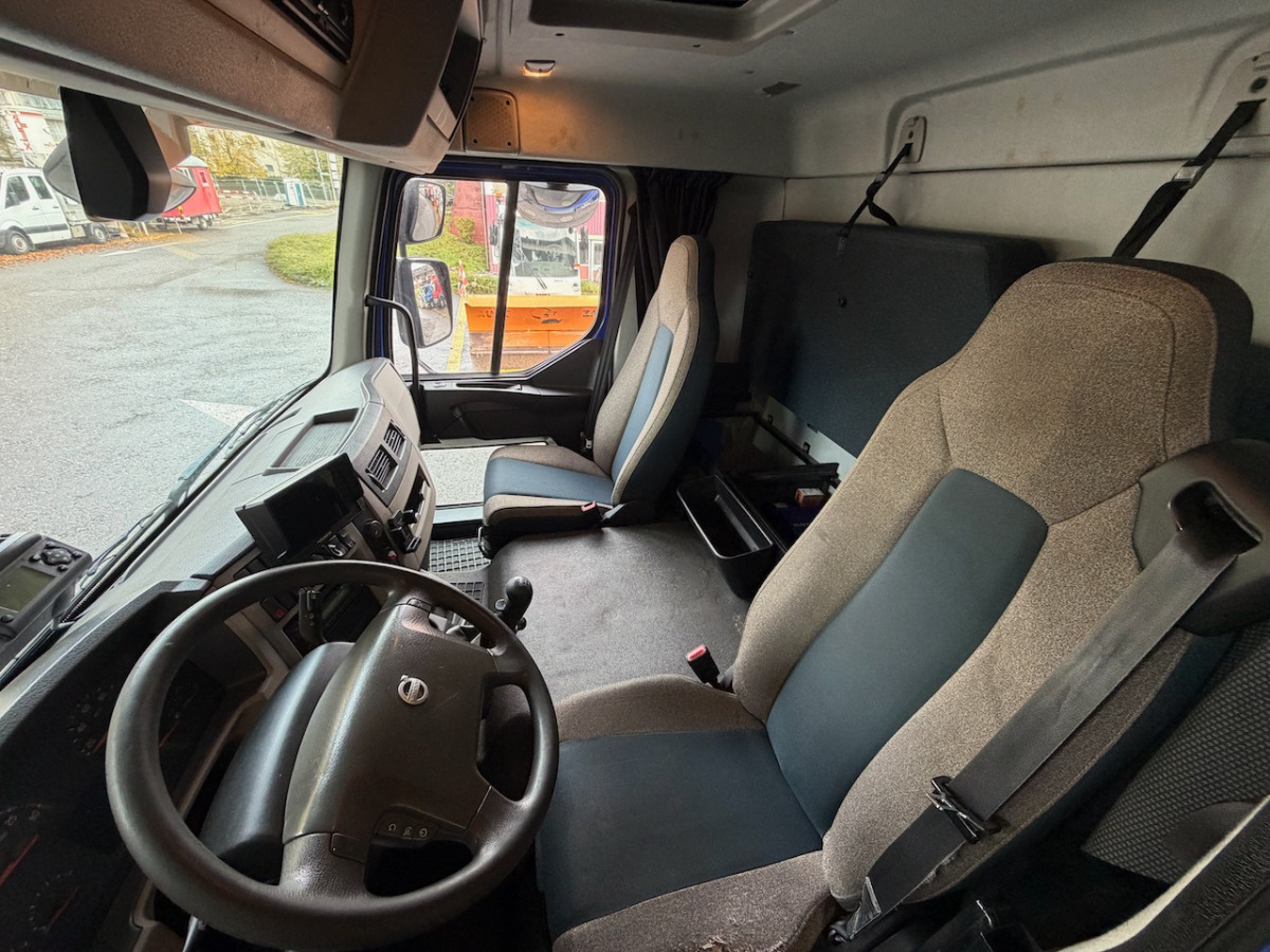 VOLVO FL-280  4x2R - Camion fourgon: photos 4 VOLVO FL-280  4x2R - Camion fourgon: photos 4