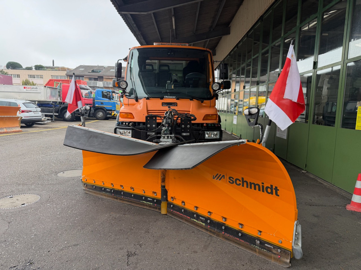UNIMOG U300 - Véhicule de voirie/ Spécial: photos 4 UNIMOG U300 - Véhicule de voirie/ Spécial: photos 4