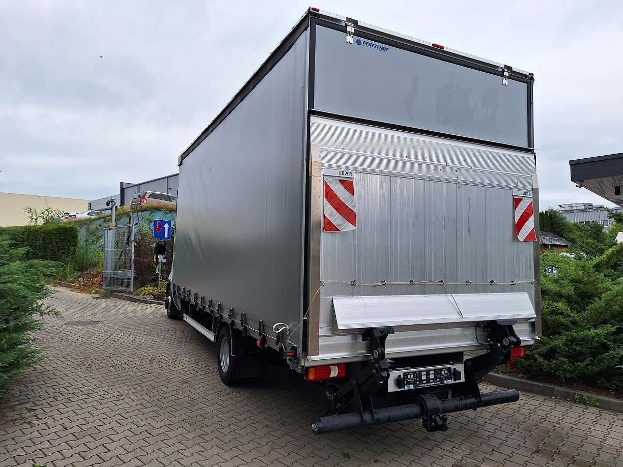 Iveco Daily 70C18A8 Backsleeper BÄR - Utilitaire rideaux coulissants (PLSC): photos 2 Iveco Daily 70C18A8 Backsleeper BÄR - Utilitaire rideaux coulissants (PLSC): photos 2