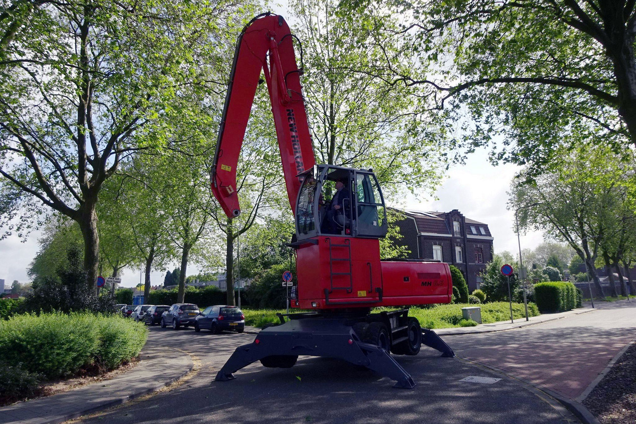 New Holland MH 6.6 Materialhandler With Magnet System - Pelle de manutention: photos 3 New Holland MH 6.6 Materialhandler With Magnet System - Pelle de manutention: photos 3