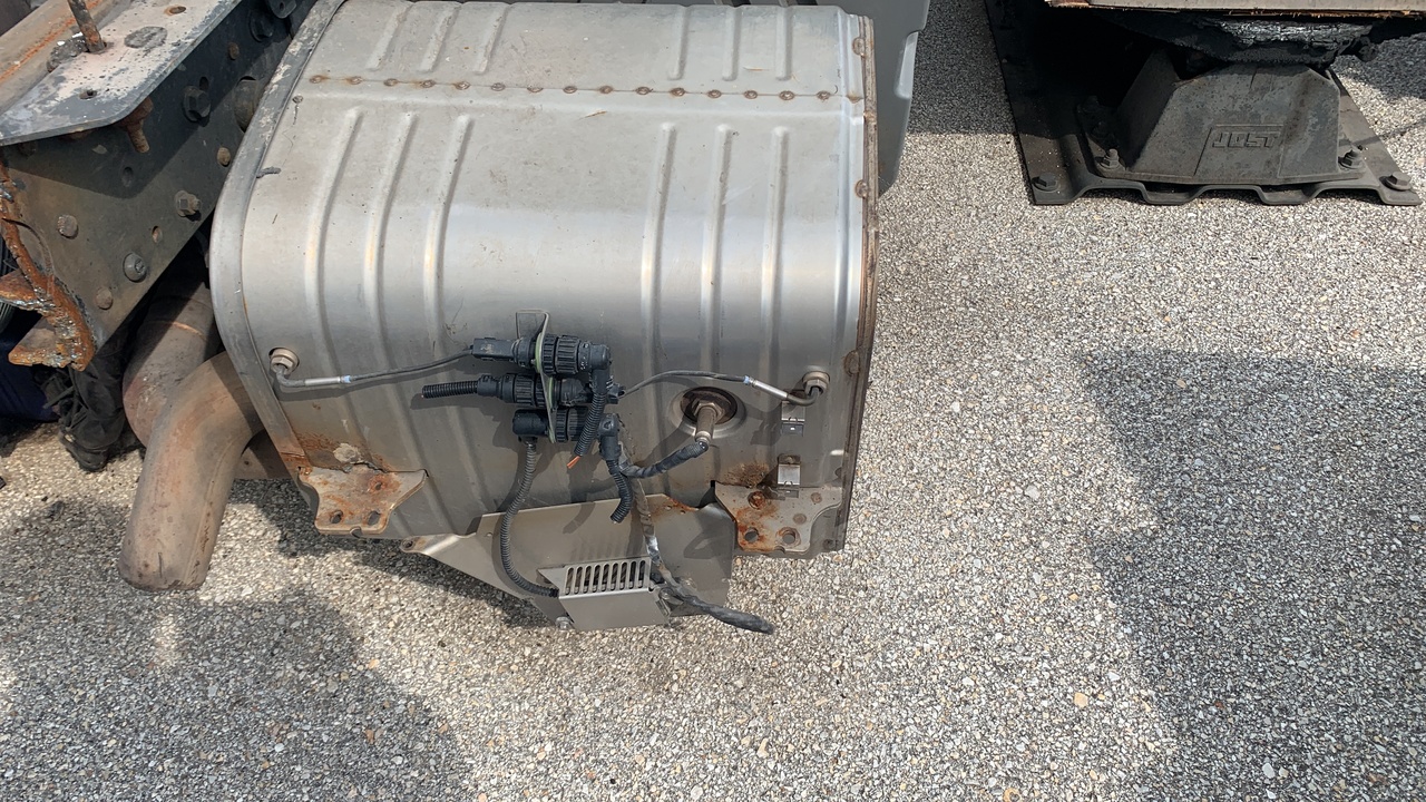 MERCEDES-BENZ ATEGO 1222 EURO 5 125L WITH NOX SENSOR - Catalyseur pour Camion: photos 2 MERCEDES-BENZ ATEGO 1222 EURO 5 125L WITH NOX SENSOR - Catalyseur pour Camion: photos 2