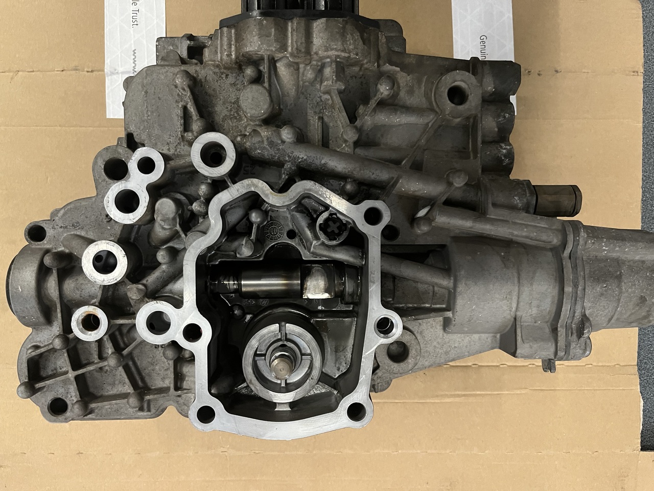 TRANSMISSION POSITIONER SHIFTING CYLINDER WITH CONTROL MODULE G211-12-ACTROS MP4 - Boîte de vitesse et pièces pour Camion: photos 4 TRANSMISSION POSITIONER SHIFTING CYLINDER WITH CONTROL MODULE G211-12-ACTROS MP4 - Boîte de vitesse et pièces pour Camion: photos 4