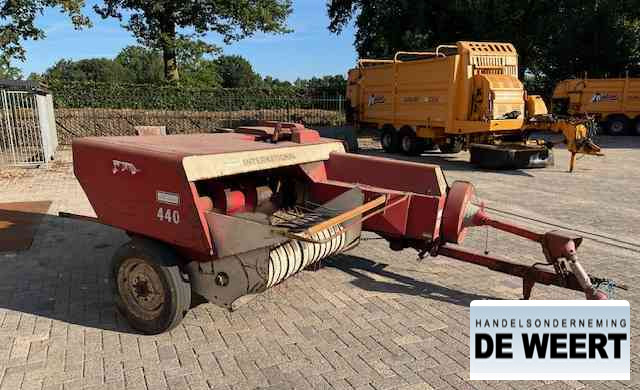 International 440 - Presse à balles cubiques: photos 4 International 440 - Presse à balles cubiques: photos 4