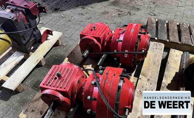 Trioliet tandwielkast , haakse aandrijving , trioliet mengwagen - Boîte de vitesse pour Machine agricole: photos 2 Trioliet tandwielkast , haakse aandrijving , trioliet mengwagen - Boîte de vitesse pour Machine agricole: photos 2