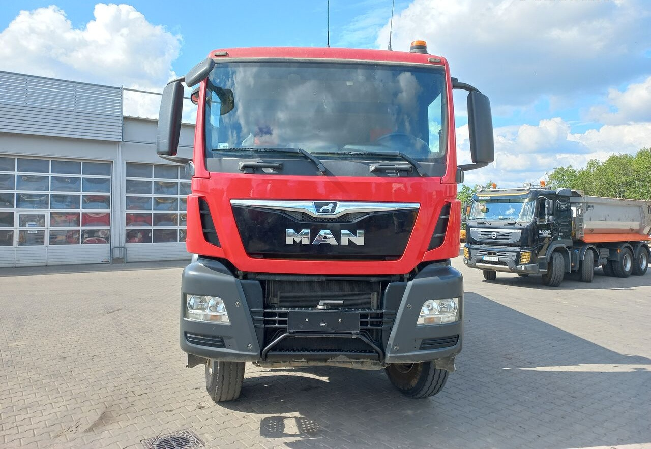 MAN TGS 41.460 - Camion benne: photos 2 MAN TGS 41.460 - Camion benne: photos 2