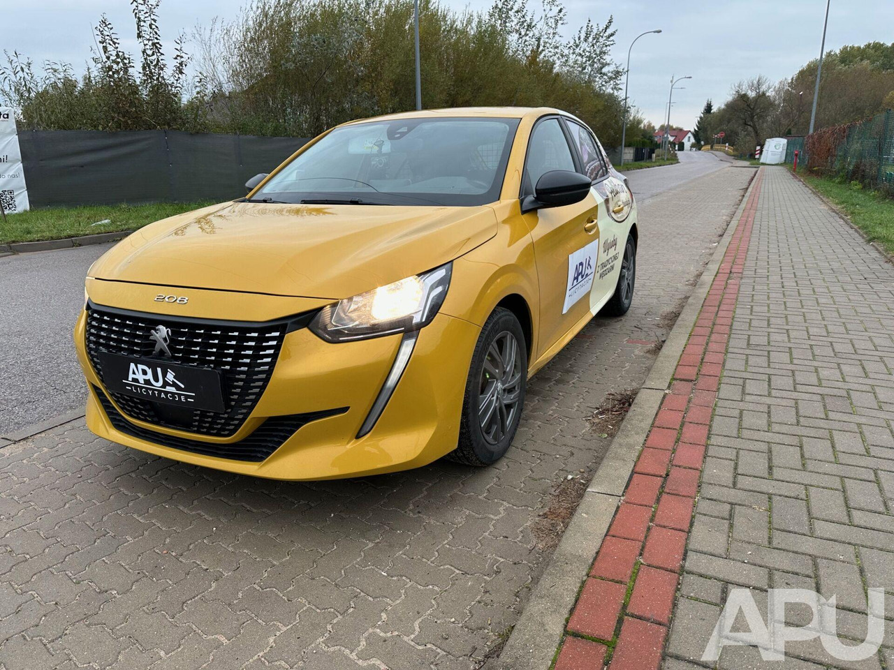 PEUGEOT 208 1,2 VAN - Voiture: photos 4 PEUGEOT 208 1,2 VAN - Voiture: photos 4