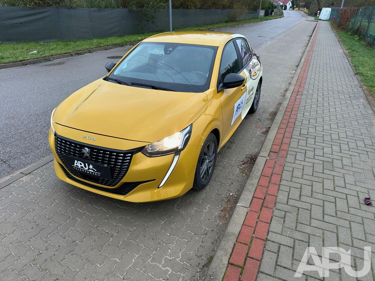 PEUGEOT 208 1,2 VAN - Voiture: photos 3 PEUGEOT 208 1,2 VAN - Voiture: photos 3