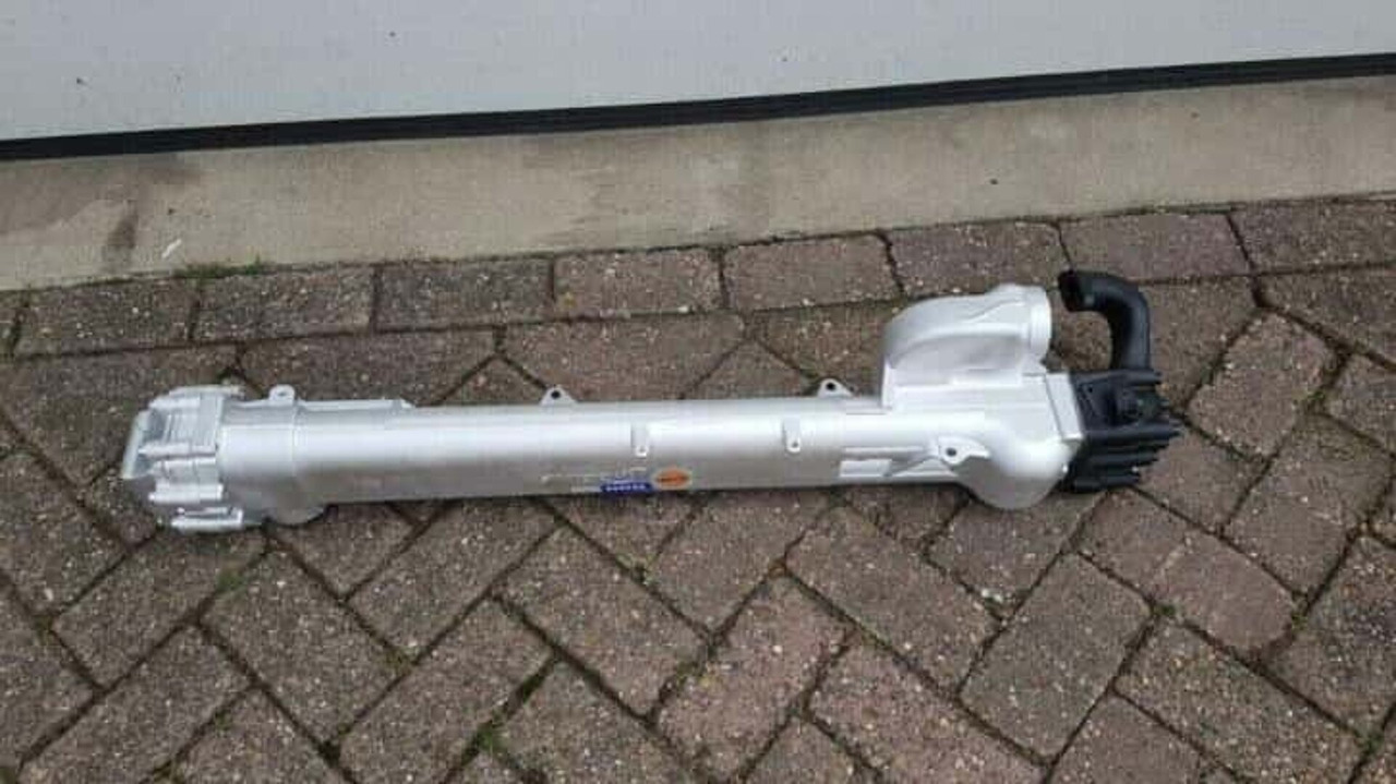 Nieuw MAN TAG D26 EGR recirkulator met houder 51081007141 - Refroidisseur EGR pour Camion: photos 4 Nieuw MAN TAG D26 EGR recirkulator met houder 51081007141 - Refroidisseur EGR pour Camion: photos 4