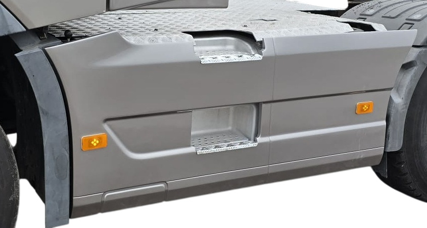 VOLVO FH 4/5 E6 2012- SIDE SKIRT COMPLETE SET 6X2 WB3200 ACRYLIC COLOR 000308 - Carrosserie et extérieur pour Camion: photos 1 VOLVO FH 4/5 E6 2012- SIDE SKIRT COMPLETE SET 6X2 WB3200 ACRYLIC COLOR 000308 - Carrosserie et extérieur pour Camion: photos 1