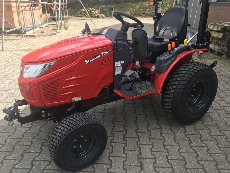 Branson 2505h tractor - Micro tracteur: photos 3 Branson 2505h tractor - Micro tracteur: photos 3