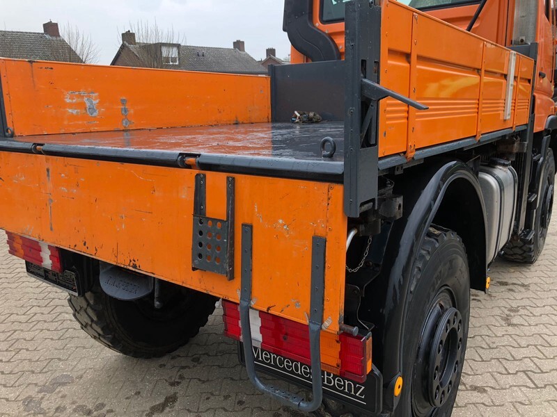 Mercedes-Benz Unimog U400 - Camion plateau, Véhicule de voirie/ Spécial: photos 4 Mercedes-Benz Unimog U400 - Camion plateau, Véhicule de voirie/ Spécial: photos 4