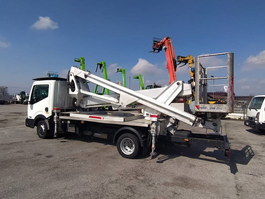 Camion avec nacelle Multitel HX200: photos 10 Camion avec nacelle Multitel HX200: photos 10