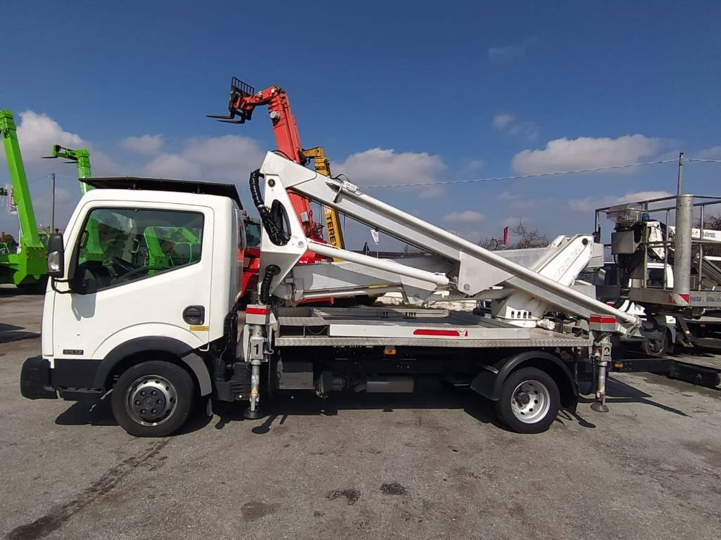 Camion avec nacelle Multitel HX200: photos 17 Camion avec nacelle Multitel HX200: photos 17