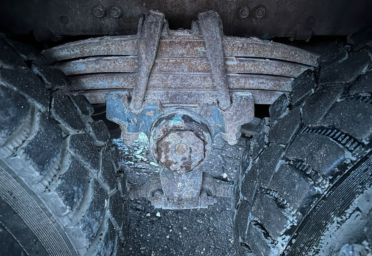 Scania 124C 6x6 steel - Camion benne: photos 4 Scania 124C 6x6 steel - Camion benne: photos 4