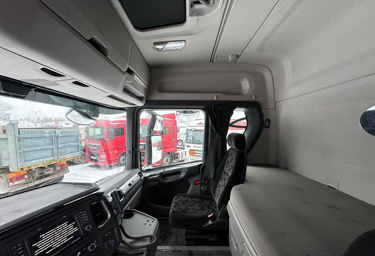 Châssis cabine Scania R520 8x4 ADR: photos 15