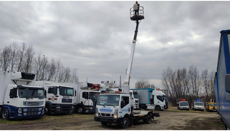 Nissan Cabstar 2,5 tdi - Palfinger P200 TXE - 20m - Camion, Camion grue: photos 1 Nissan Cabstar 2,5 tdi - Palfinger P200 TXE - 20m - Camion, Camion grue: photos 1
