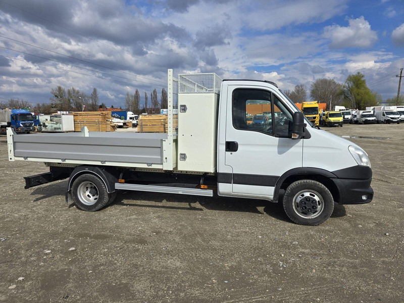 Iveco Daily 35 C 13 - Tipper + tool box - Utilitaire benne: photos 4 Iveco Daily 35 C 13 - Tipper + tool box - Utilitaire benne: photos 4