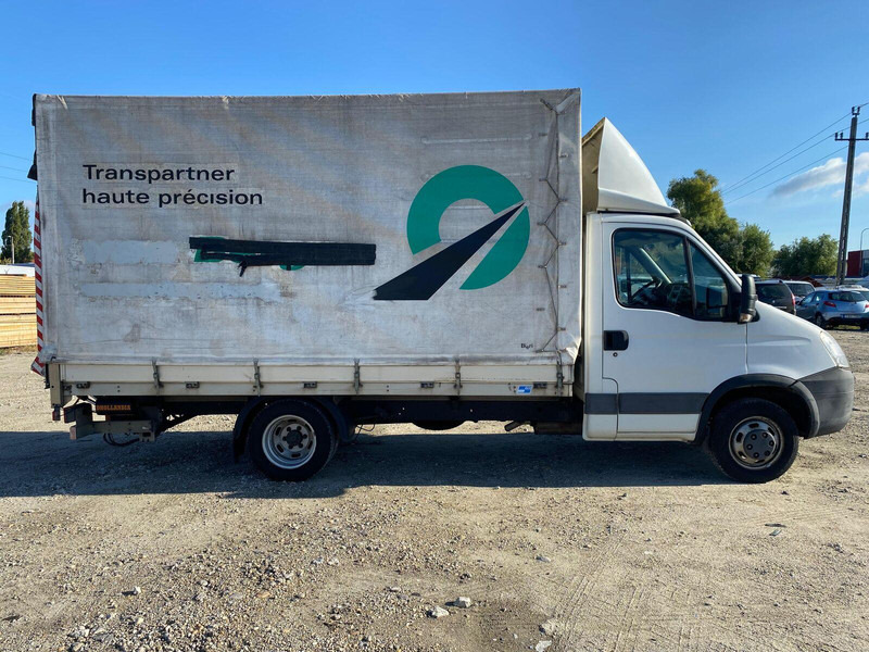 Iveco Daily 35 C 18 Pritsche + Plane + DHollandia LBW - 3,5t - Utilitaire rideaux coulissants (PLSC): photos 4 Iveco Daily 35 C 18 Pritsche + Plane + DHollandia LBW - 3,5t - Utilitaire rideaux coulissants (PLSC): photos 4