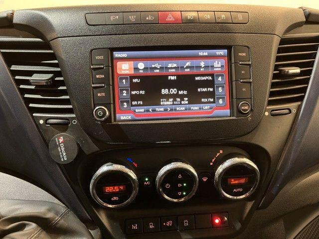 Utilitaire plateau Iveco Daily 35C16 Flatbed + Crane HMF 252 T2: photos 13