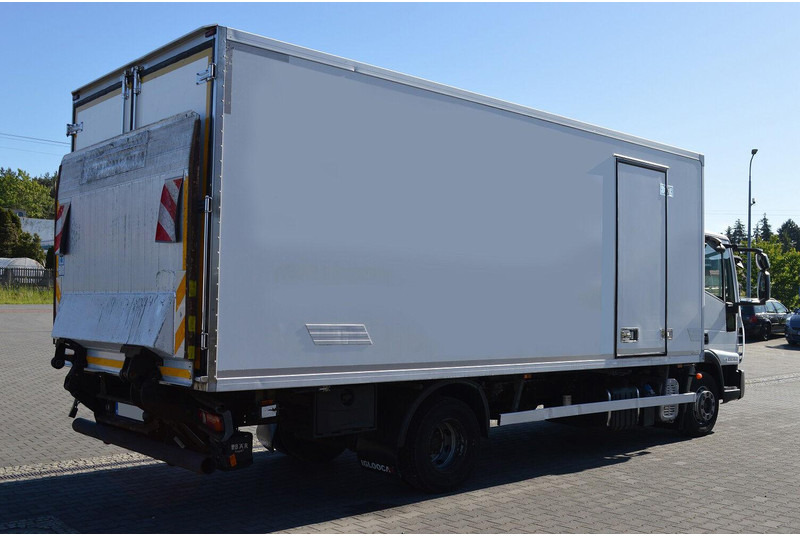 Iveco EUROCARGO 120EL18 REFRIGERATOR+LIFT SIDE DOOR - Camion frigorifique: photos 4 Iveco EUROCARGO 120EL18 REFRIGERATOR+LIFT SIDE DOOR - Camion frigorifique: photos 4