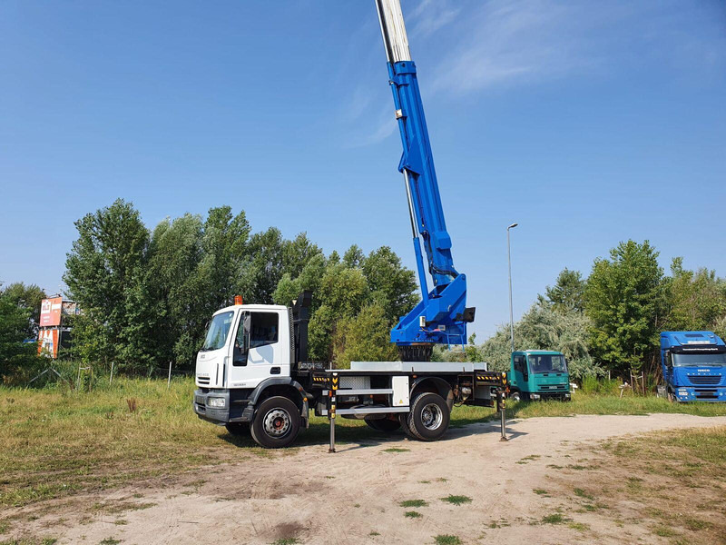 Iveco Eurocargo ML 180 E 24 - Bizocchi KJF 320 lifting basket 32 m - Camion avec nacelle: photos 2 Iveco Eurocargo ML 180 E 24 - Bizocchi KJF 320 lifting basket 32 m - Camion avec nacelle: photos 2