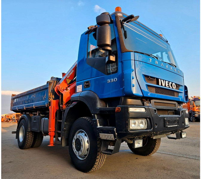 Iveco Trakker 190T33 4x4 M Tipper + Crane Atlas 120.2E - Camion benne, Camion grue: photos 2 Iveco Trakker 190T33 4x4 M Tipper + Crane Atlas 120.2E - Camion benne, Camion grue: photos 2