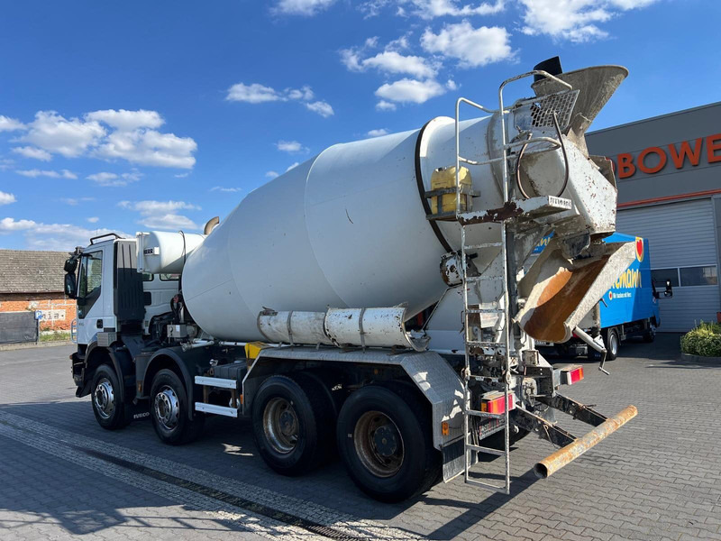 Iveco Trakker 410 CONCRETE MIXER LIEBHERR 904 9m³ - Camion malaxeur: photos 3 Iveco Trakker 410 CONCRETE MIXER LIEBHERR 904 9m³ - Camion malaxeur: photos 3