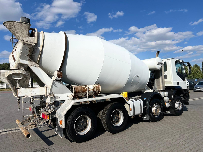 Iveco Trakker 410 CONCRETE MIXER LIEBHERR 904 9m³ - Camion malaxeur: photos 4 Iveco Trakker 410 CONCRETE MIXER LIEBHERR 904 9m³ - Camion malaxeur: photos 4