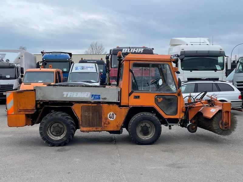 Kramer 601 - Balayeuse de voirie: photos 1 Kramer 601 - Balayeuse de voirie: photos 1