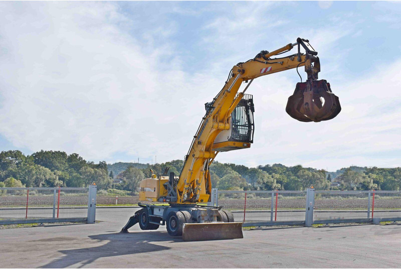 Liebherr PELLE A316 - Pelle sur pneus: photos 5 Liebherr PELLE A316 - Pelle sur pneus: photos 5