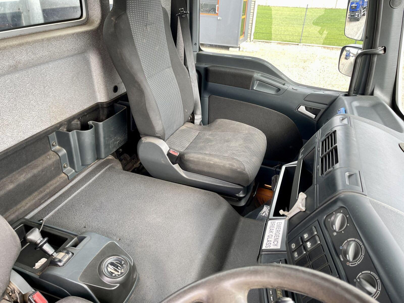 Camion plateau MAN TGL 12.250: photos 17 Camion plateau MAN TGL 12.250: photos 17