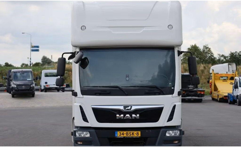 MAN TGL 8.190 - - Camion chevaux: photos 5 MAN TGL 8.190 - - Camion chevaux: photos 5