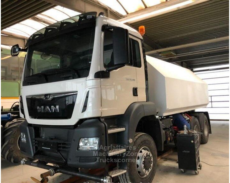 MAN TGS 33.500 - Camion citerne: photos 1 MAN TGS 33.500 - Camion citerne: photos 1