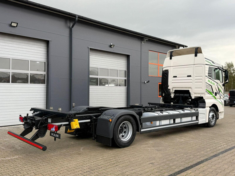 MAN TGX 18.470 // Przebieg 252 tyś. km !!! // Ciężarówka jak nowa // - Châssis cabine: photos 4 MAN TGX 18.470 // Przebieg 252 tyś. km !!! // Ciężarówka jak nowa // - Châssis cabine: photos 4