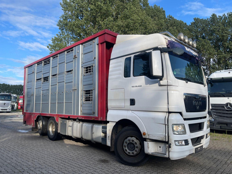 MAN TGX 26.400 6x2-2 LL 3 Stück Finkl Hubdach - Camion bétaillère: photos 1 MAN TGX 26.400 6x2-2 LL 3 Stück Finkl Hubdach - Camion bétaillère: photos 1