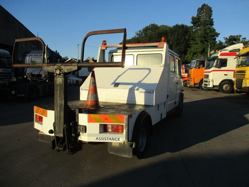 Mercedes-Benz 711D - Doka towing truck - Remorqueuse: photos 3 Mercedes-Benz 711D - Doka towing truck - Remorqueuse: photos 3