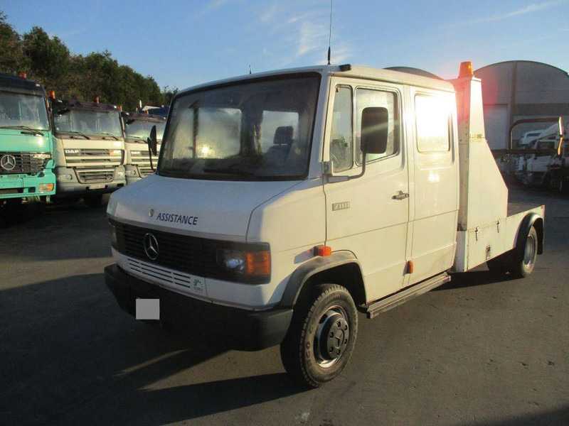 Mercedes-Benz 711D - Doka towing truck - Remorqueuse: photos 1 Mercedes-Benz 711D - Doka towing truck - Remorqueuse: photos 1