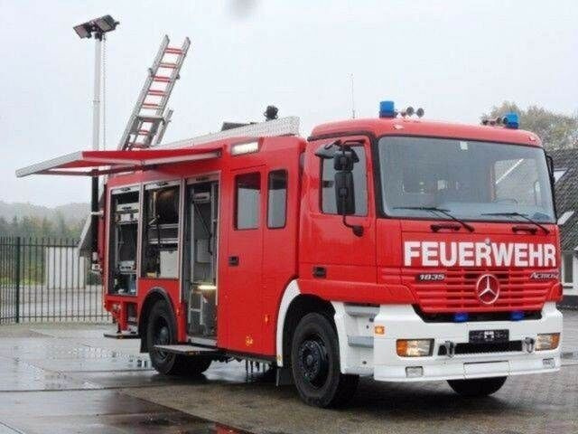 Camion de pompier Mercedes-Benz ACTROS 1835 Feuerwehr 2080 L Fire Unit !!: photos 1