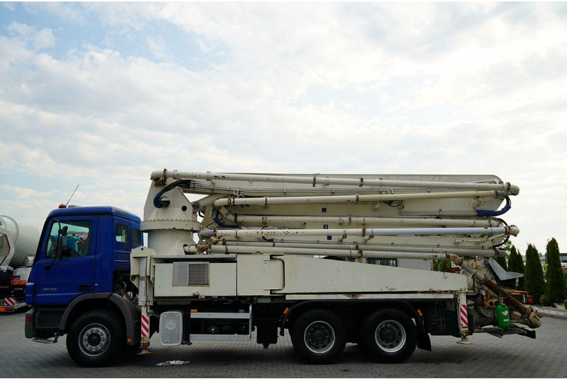 Mercedes-Benz ACTROS 2636 / POMPA SERMAC 5Z37 / 37  METRÓW / STEROWANIE RADIOW - Camion pompe: photos 3 Mercedes-Benz ACTROS 2636 / POMPA SERMAC 5Z37 / 37  METRÓW / STEROWANIE RADIOW - Camion pompe: photos 3