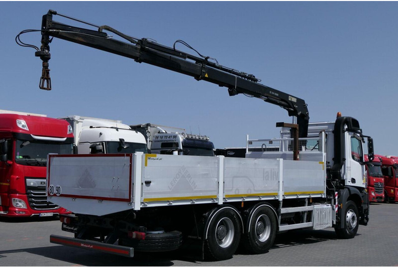 Mercedes-Benz AROCS 2633 - Camion plateau, Camion grue: photos 5 Mercedes-Benz AROCS 2633 - Camion plateau, Camion grue: photos 5