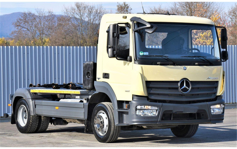 Mercedes-Benz ATEGO 1221 * ABROLLKIPPER * TOPZUSTAND - Camion ampliroll: photos 3 Mercedes-Benz ATEGO 1221 * ABROLLKIPPER * TOPZUSTAND - Camion ampliroll: photos 3