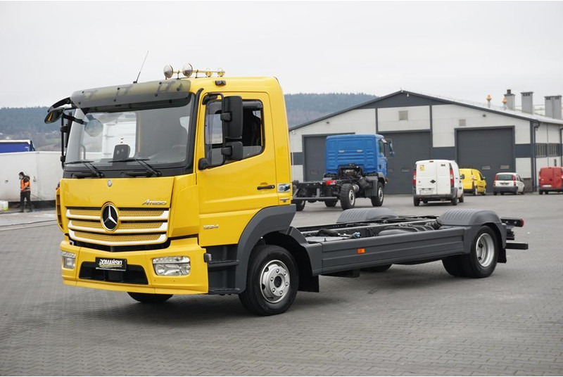 Mercedes-Benz ATEGO / 1224 / ACC / EURO 6 / PODWOZIE DO ZABUDOWY / DŁ. 4,8 M - Châssis cabine: photos 2 Mercedes-Benz ATEGO / 1224 / ACC / EURO 6 / PODWOZIE DO ZABUDOWY / DŁ. 4,8 M - Châssis cabine: photos 2