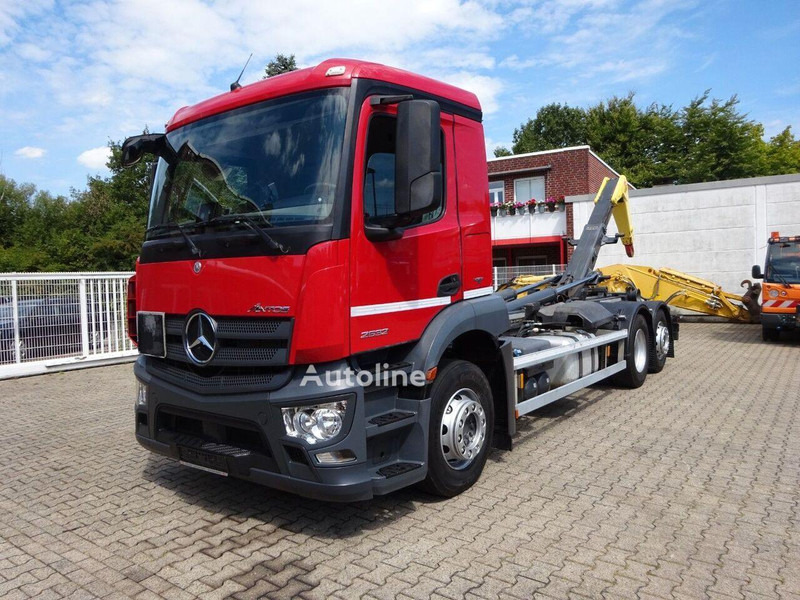 Mercedes-Benz Antos 2532 - Hook lift truck - Camion ampliroll: photos 3 Mercedes-Benz Antos 2532 - Hook lift truck - Camion ampliroll: photos 3