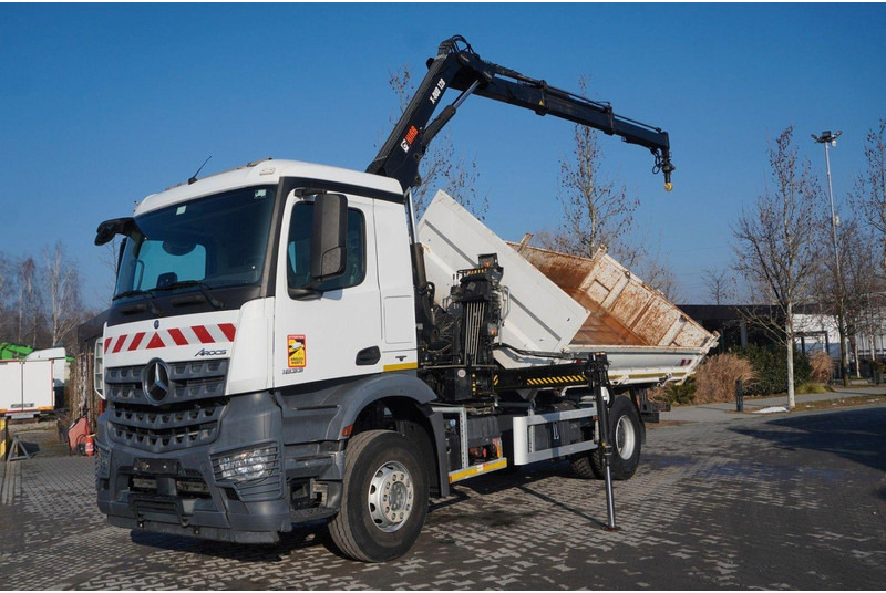 Mercedes-Benz Arocs 1833 3-Way Tipper Crane HIAB X-DUO 128 B - Camion benne, Camion grue: photos 1 Mercedes-Benz Arocs 1833 3-Way Tipper Crane HIAB X-DUO 128 B - Camion benne, Camion grue: photos 1