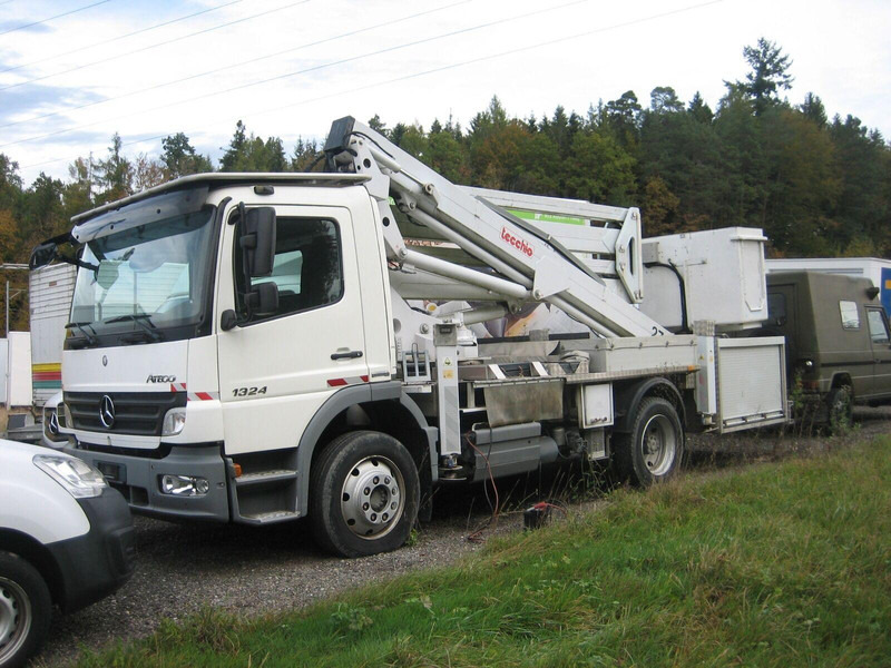Mercedes-Benz Atego 1324 Bucket truck - Tecchio 27 m - Camion avec nacelle: photos 1 Mercedes-Benz Atego 1324 Bucket truck - Tecchio 27 m - Camion avec nacelle: photos 1
