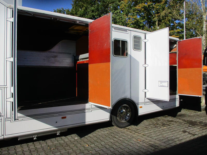 Mercedes-Benz Axor 1833 - Horse transporter - Camion chevaux: photos 5 Mercedes-Benz Axor 1833 - Horse transporter - Camion chevaux: photos 5