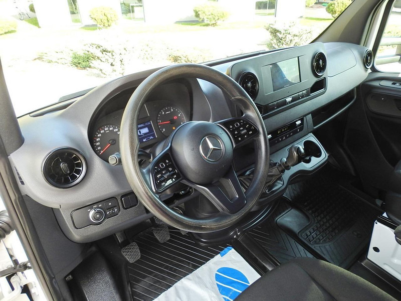 Mercedes-Benz SPRINTER 516 SKRZYNIA PODWÓJNA KABINA DOKA 6 MIEJSC TEMPOMAT KLI - Utilitaire plateau: photos 2 Mercedes-Benz SPRINTER 516 SKRZYNIA PODWÓJNA KABINA DOKA 6 MIEJSC TEMPOMAT KLI - Utilitaire plateau: photos 2