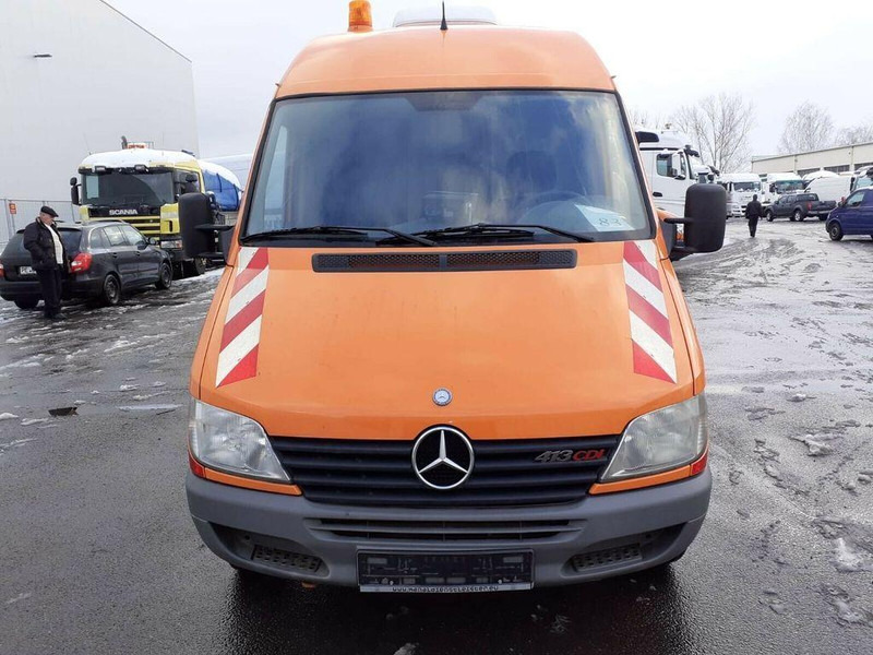 Mercedes-Benz Sprinter 413 - Camion vidangeur: photos 2 Mercedes-Benz Sprinter 413 - Camion vidangeur: photos 2